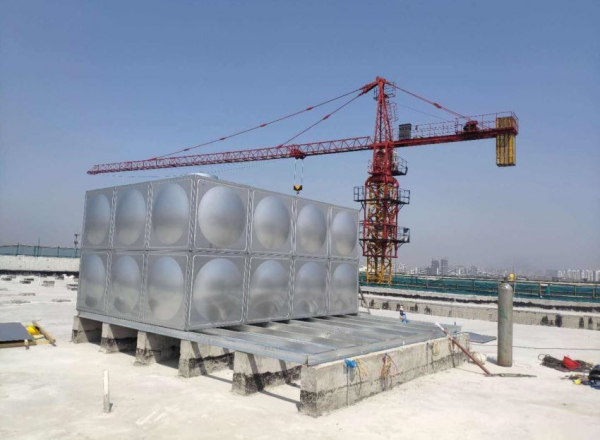 佛山保溫不銹鋼水箱安裝